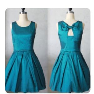 MOVING SALE Emerald Taffeta Dress w/Bowback Cutout
